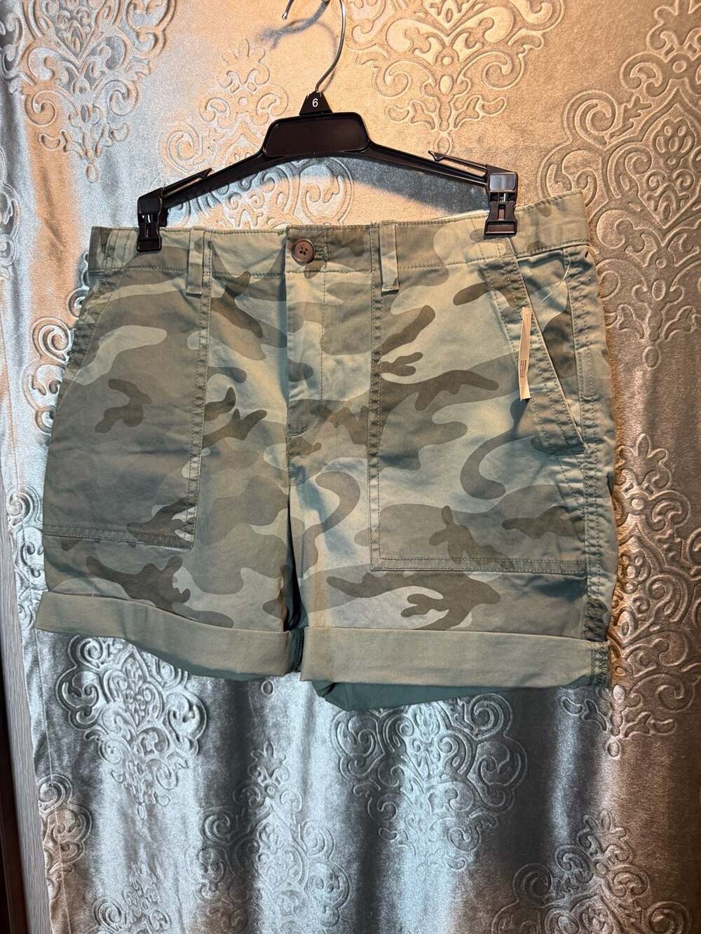 NWT Gap Camo Utility Cuffed Shorts Size 6